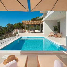 3 bedroom villa with pool and sea views Hvar island sleeps 6